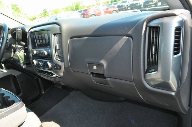 2019 Chevrolet Silverado LT photo 19