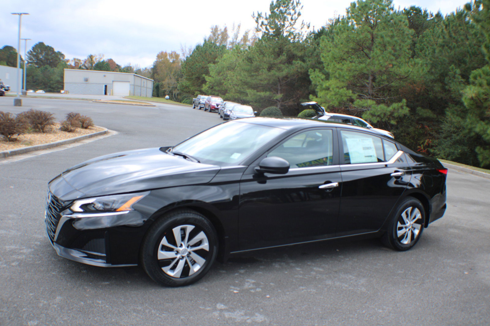 2025 Nissan Altima S photo 4