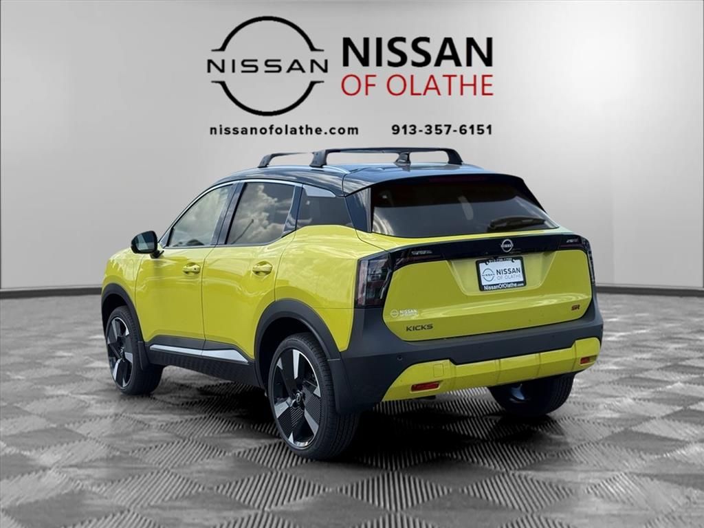 2025 Nissan Kicks SR photo 3