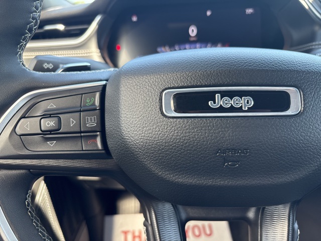 2023 Jeep Grand Cherokee Altitude photo 11