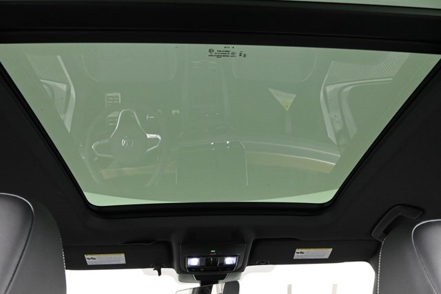 2026 Volkswagen Tiguan SEL R-Line photo 4