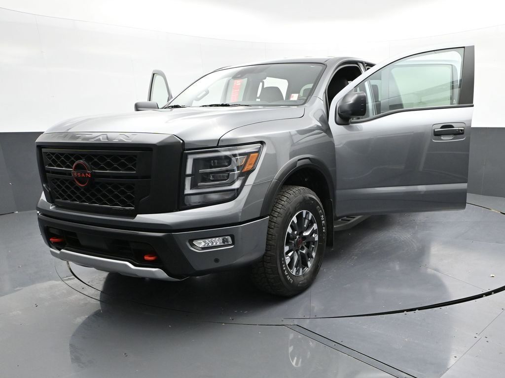 2024 Nissan Titan PRO-4X photo 23
