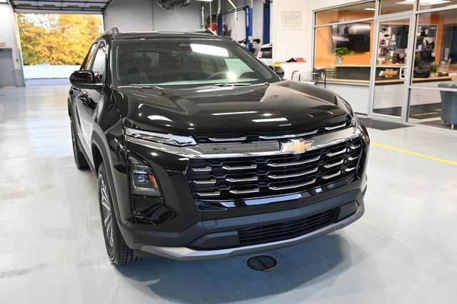 2026 Chevrolet Equinox LT photo 3