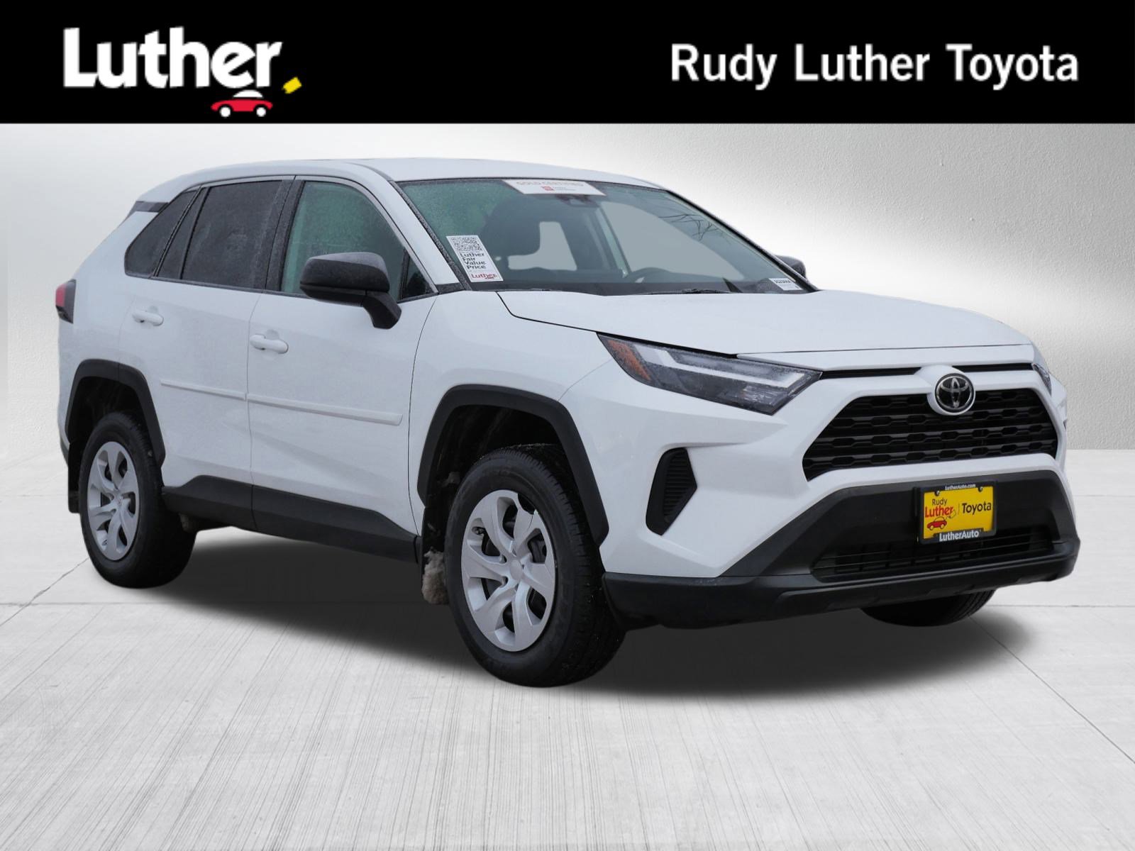 2023 Toyota RAV4 LE's photo