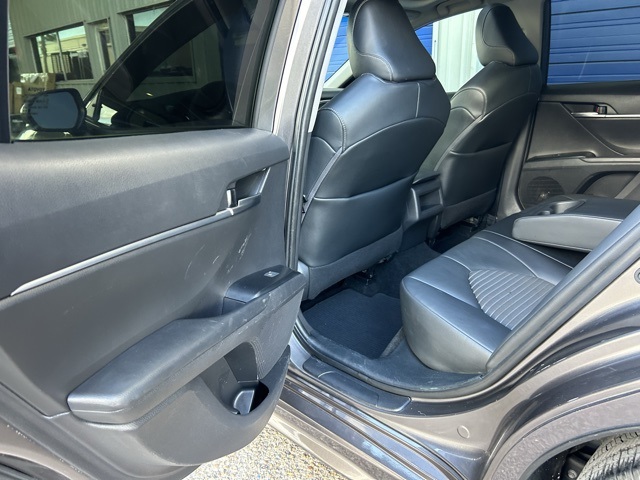 2020 Toyota Camry SE photo 25