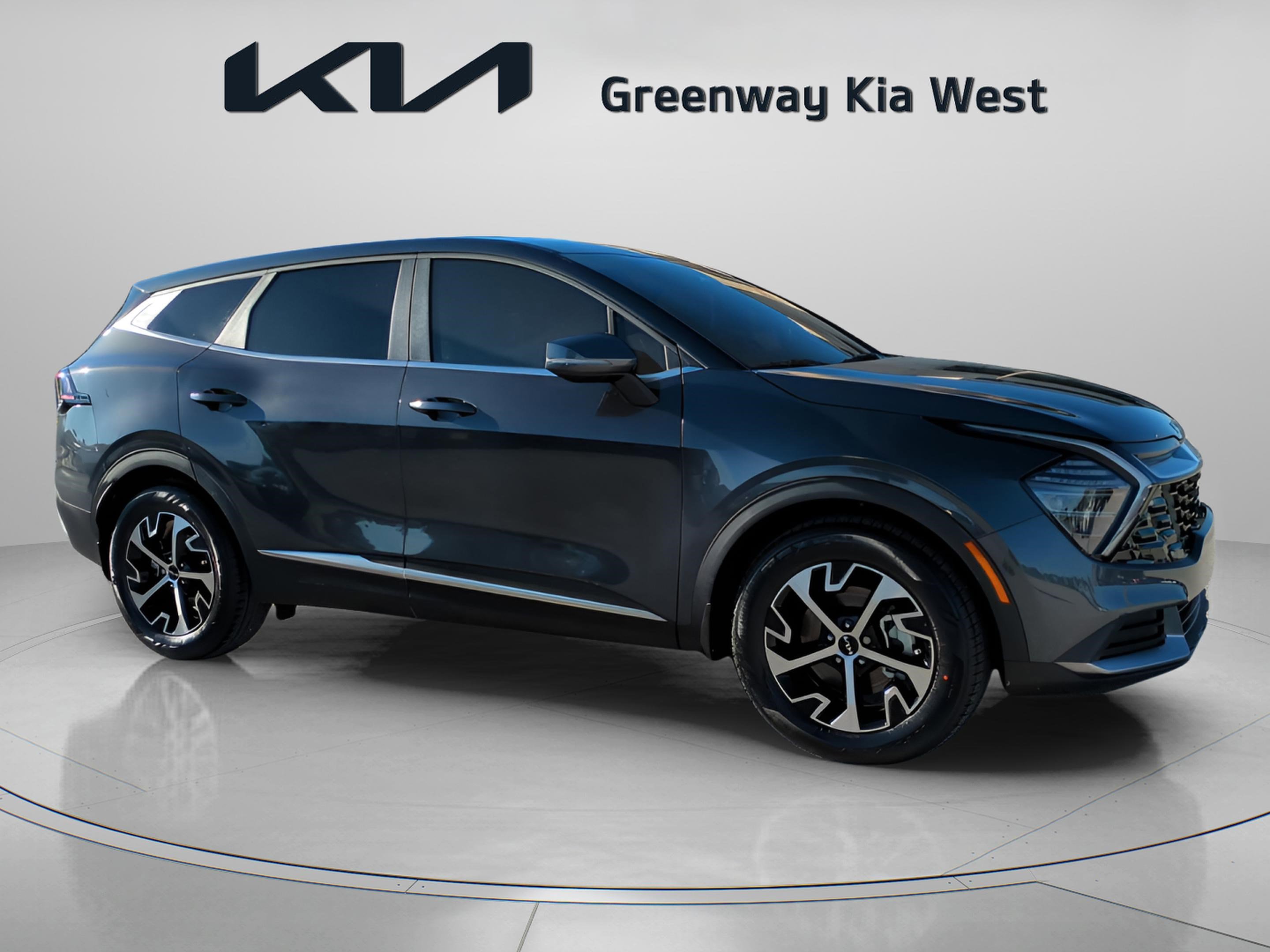 2024 Kia Sportage EX's photo