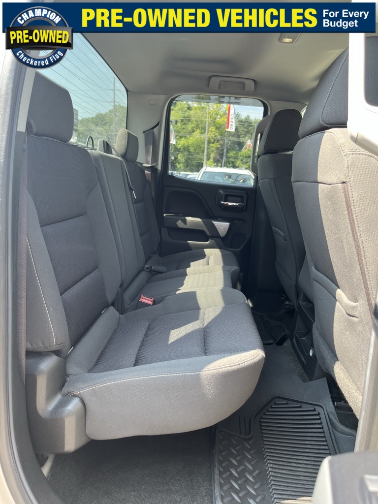 2017 Chevrolet Silverado 1500 LT2 photo 25