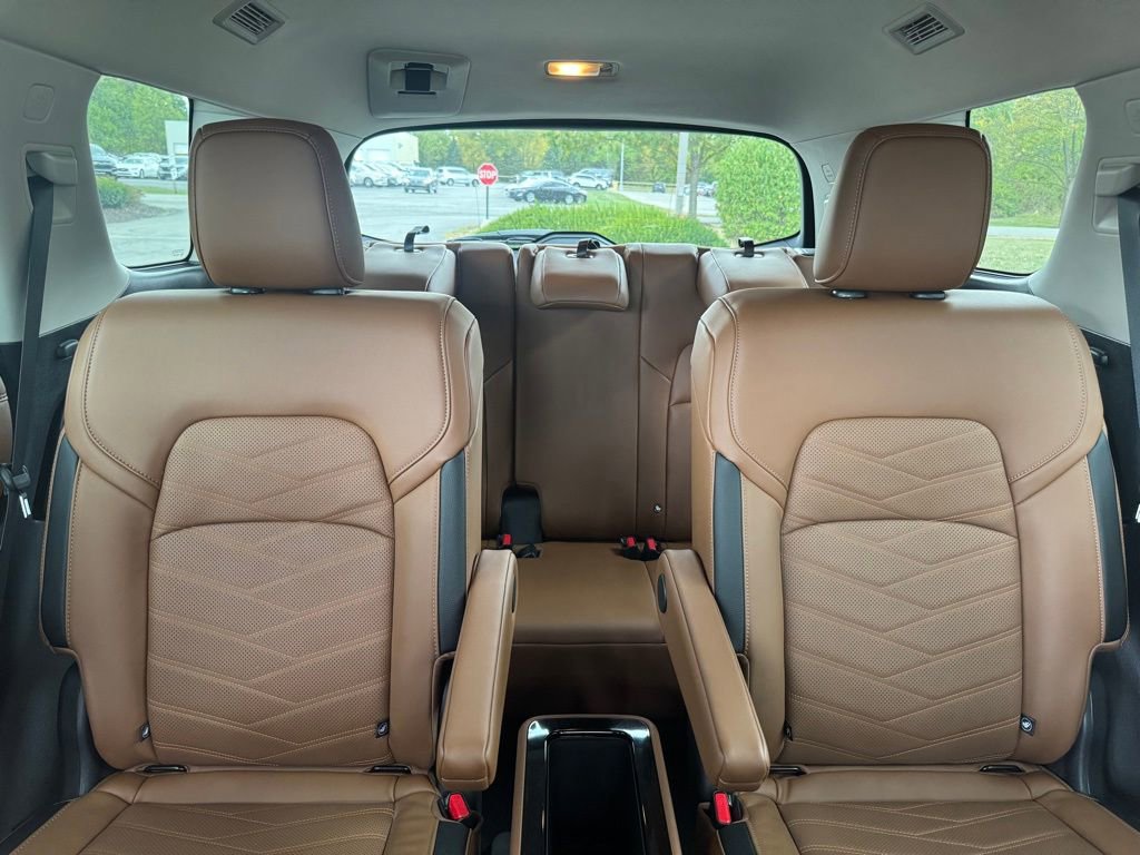 2025 Nissan Pathfinder Platinum photo 24