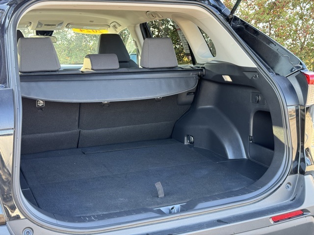 2024 Toyota RAV4 XLE photo 3