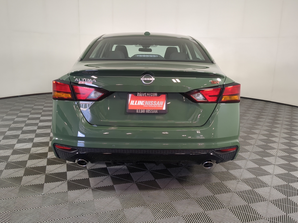2025 Nissan Altima SR photo 6