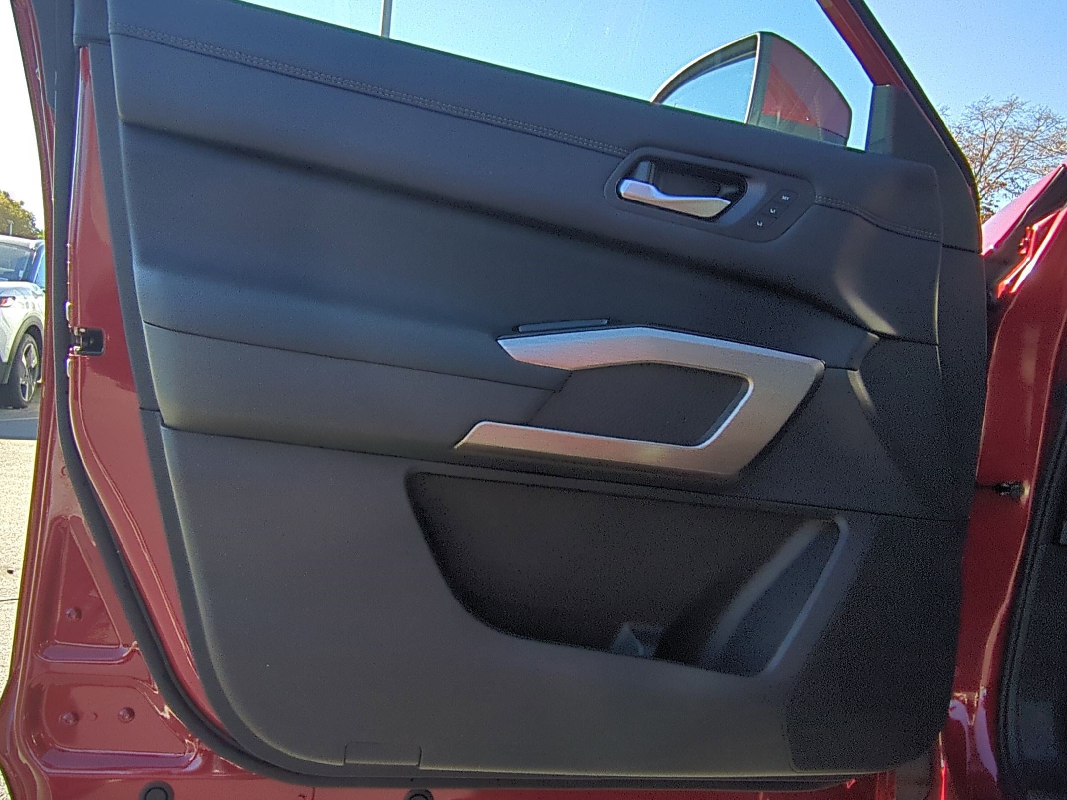 2025 Nissan Pathfinder Platinum photo 4