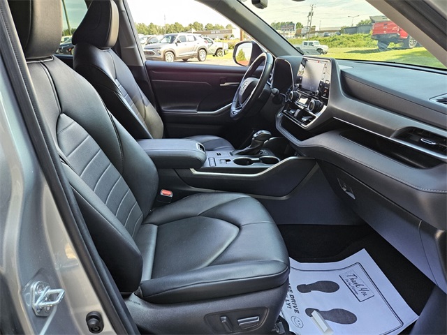 2021 Toyota Highlander Hybrid XLE photo 15