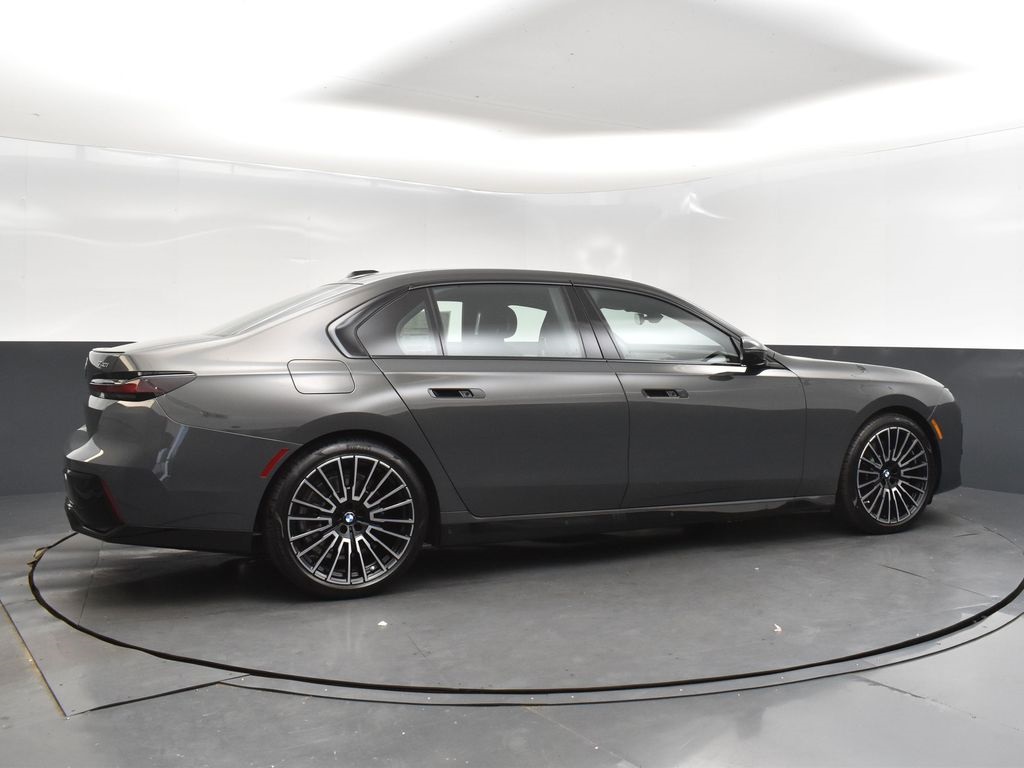 2026 Bmw 740i photo 8
