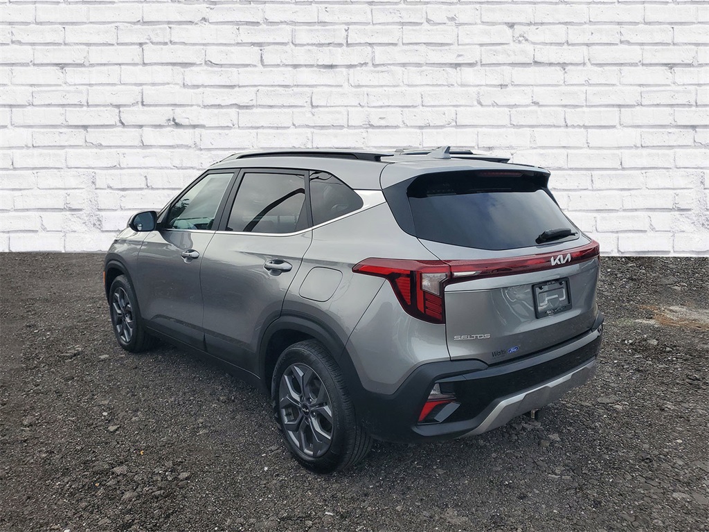 2024 Kia Seltos S photo 3