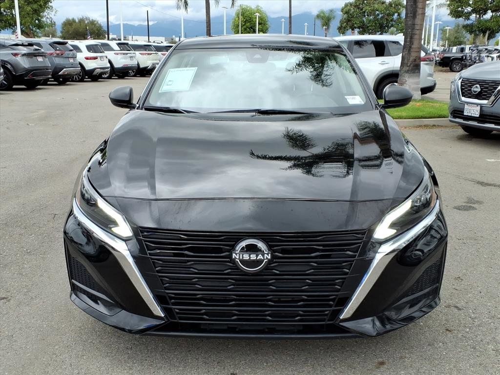 2024 Nissan Altima 2.5 SV photo 2