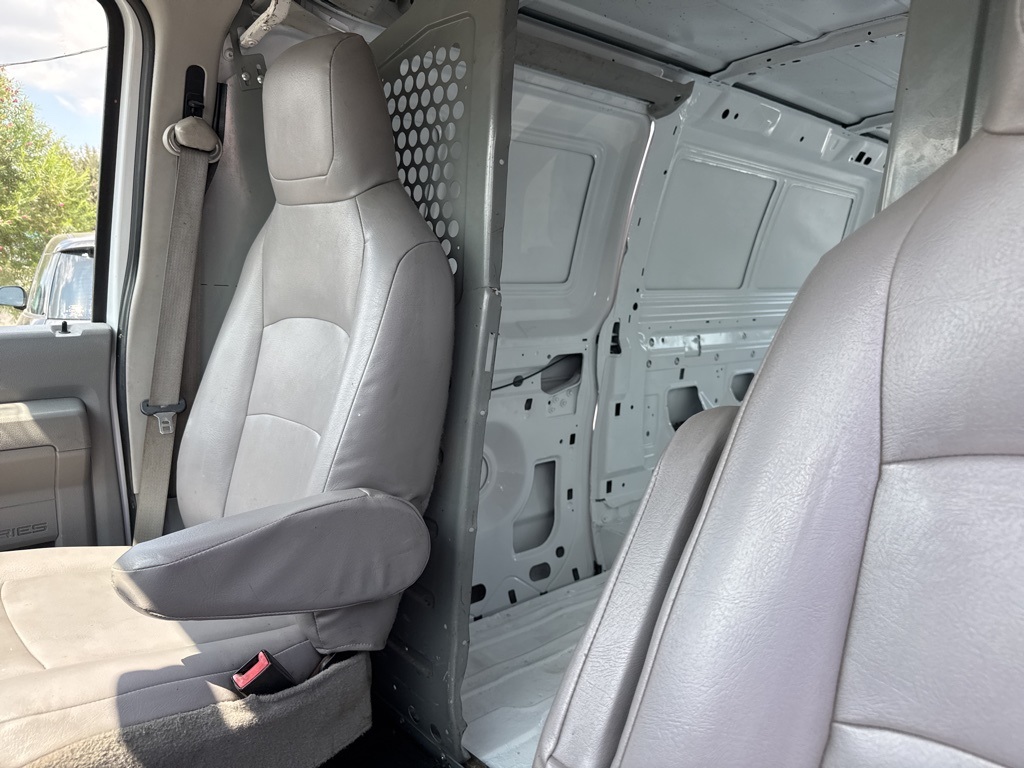 2013 Ford E-250 photo 6