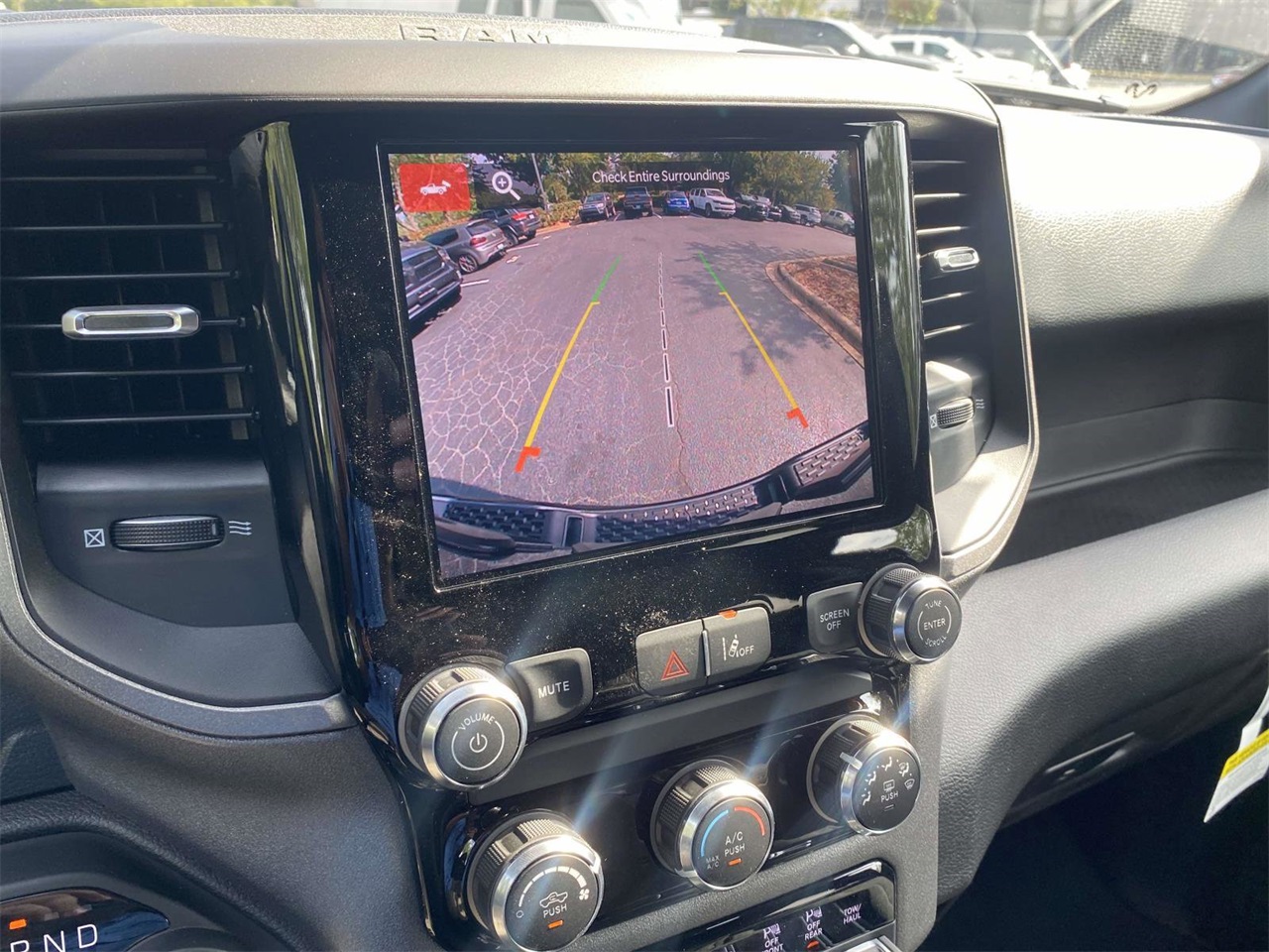 2025 Ram 1500 Tradesman photo 17