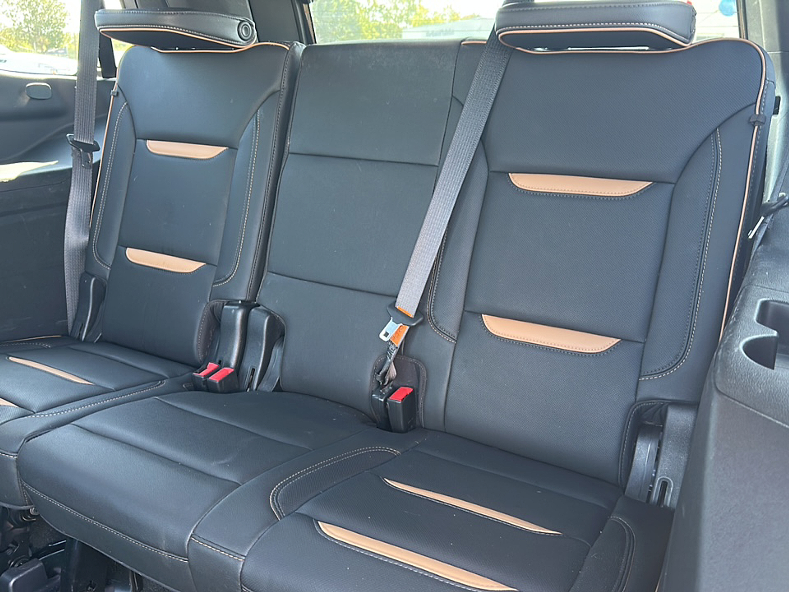 2022 Gmc Yukon AT4 photo 3