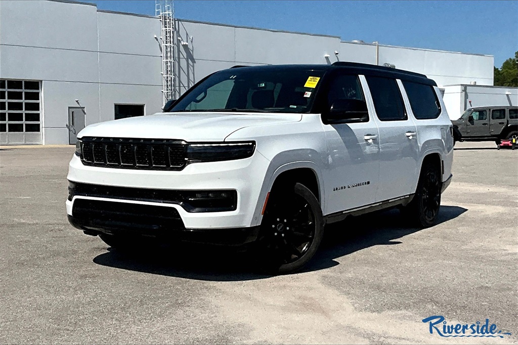 2024 Jeep Wagoneer L Series II Obsidian photo 2