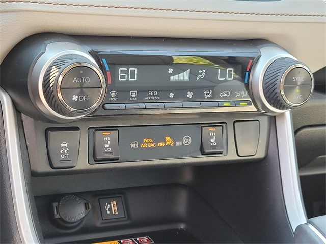2023 Toyota RAV4 Hybrid XLE Premium photo 16
