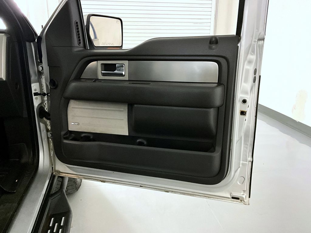 2013 Ford F-150 FX4 photo 16