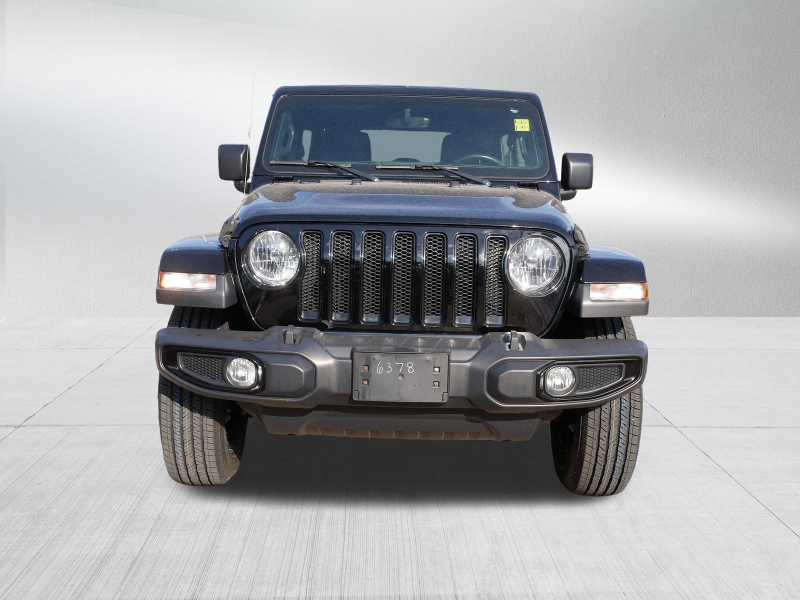 2020 Jeep Wrangler Unlimited Sahara Altitude photo 2