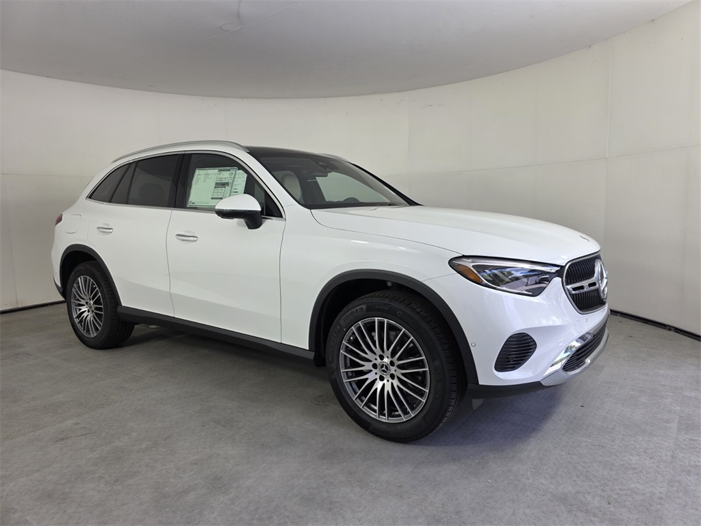 2026 Mercedes-Benz GLC Base's photo