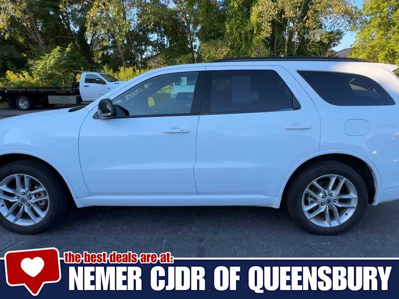 2023 Dodge Durango GT Plus photo 2