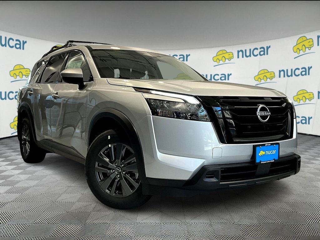 2025 Nissan Pathfinder SV's photo