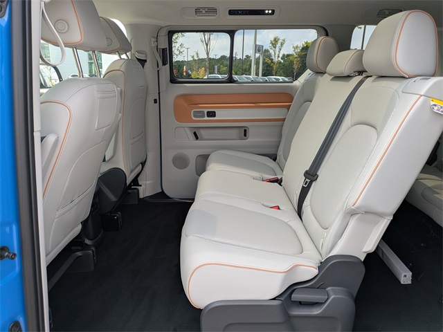 2025 Volkswagen ID. Buzz Pro Plus photo 13