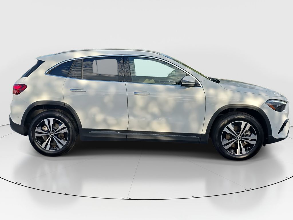 2025 Mercedes Benz GLA 250 photo 4