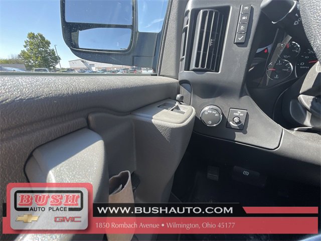 2025 Chevrolet Express Cargo 3500 photo 2