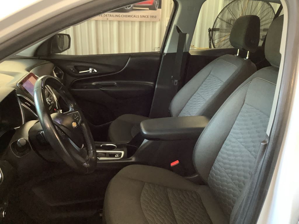 2020 Chevrolet Equinox LT photo 27