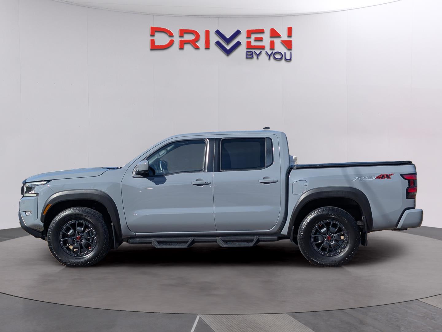 2023 Nissan Frontier PRO-4X photo 2