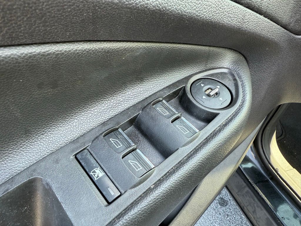 2014 Ford Escape Titanium photo 12
