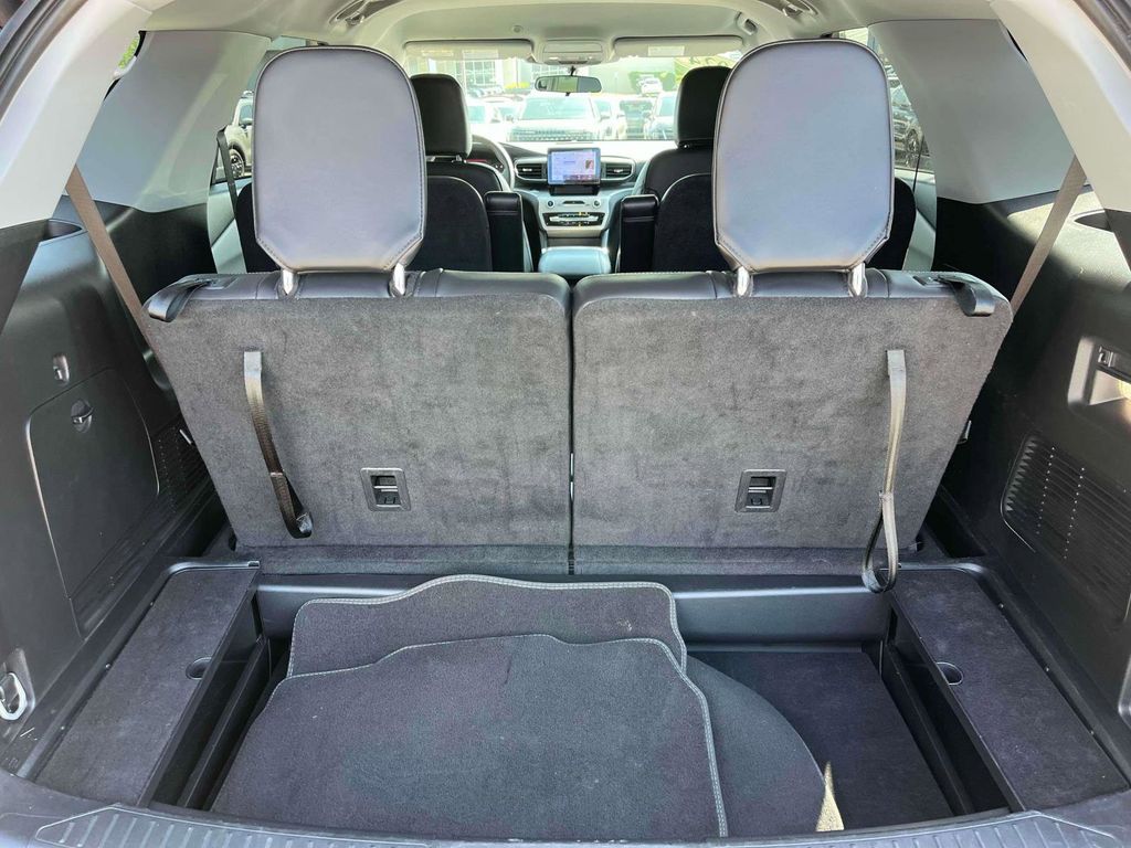 2024 Ford Explorer XLT photo 4