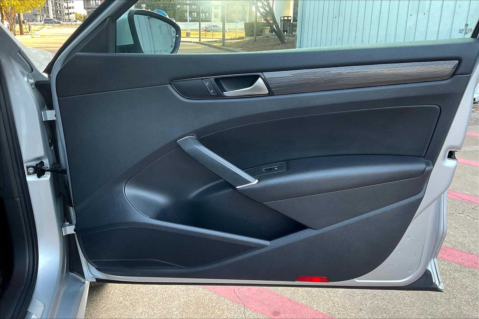 2020 Volkswagen Passat 2.0T R-Line photo 20