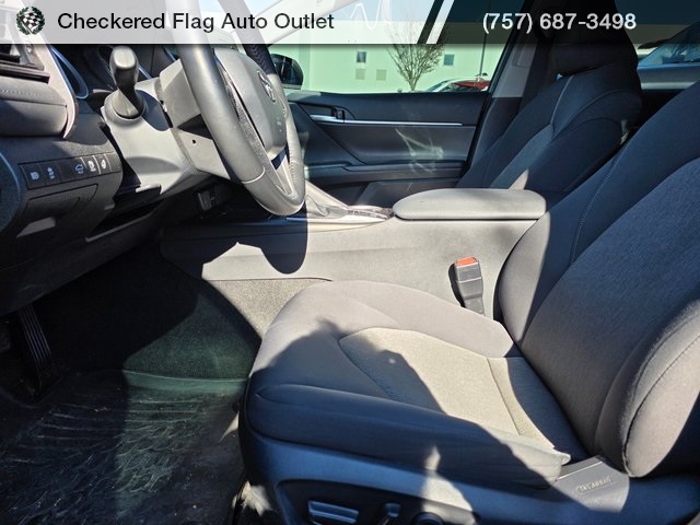 2023 Toyota Camry LE photo 3