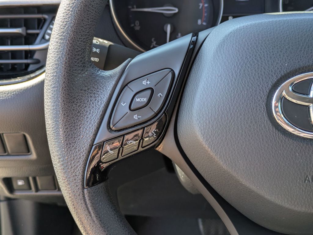 2021 Toyota C-HR LE photo 15