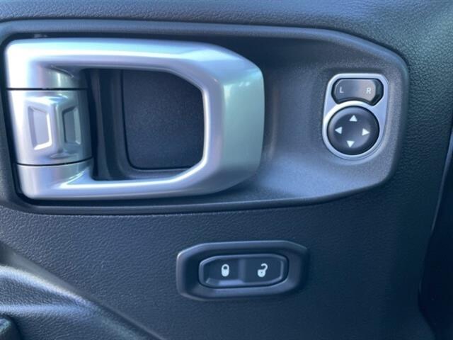 2020 Jeep Gladiator Rubicon photo 12