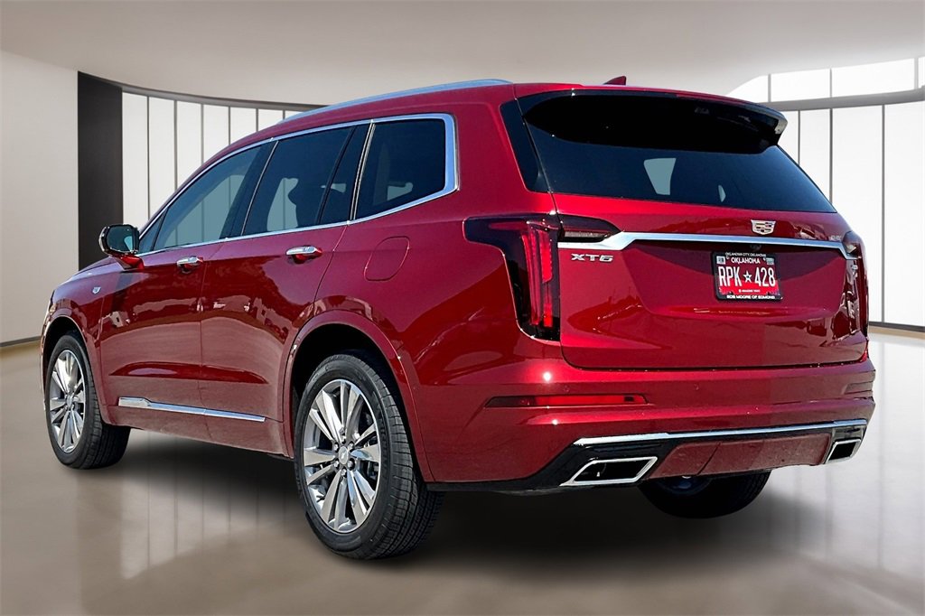 2025 Cadillac XT6 Premium Luxury photo 3
