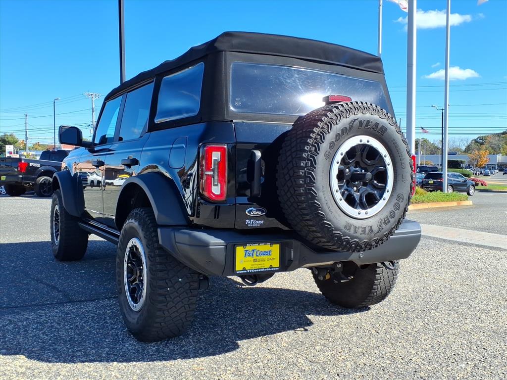 2022 Ford Bronco Base photo 4