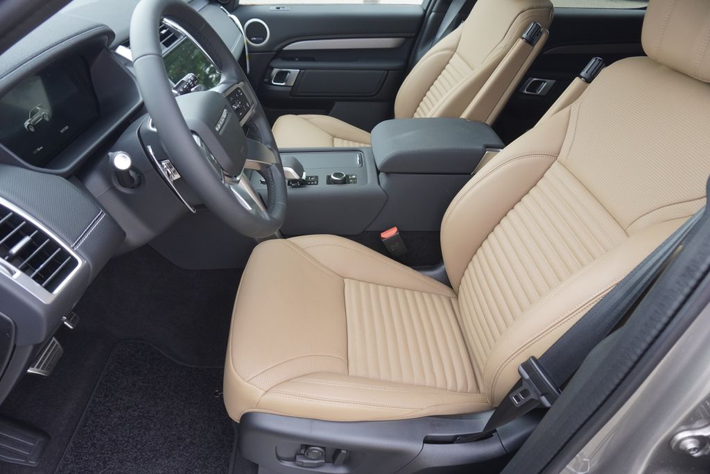2025 Land Rover Discovery SE photo 19