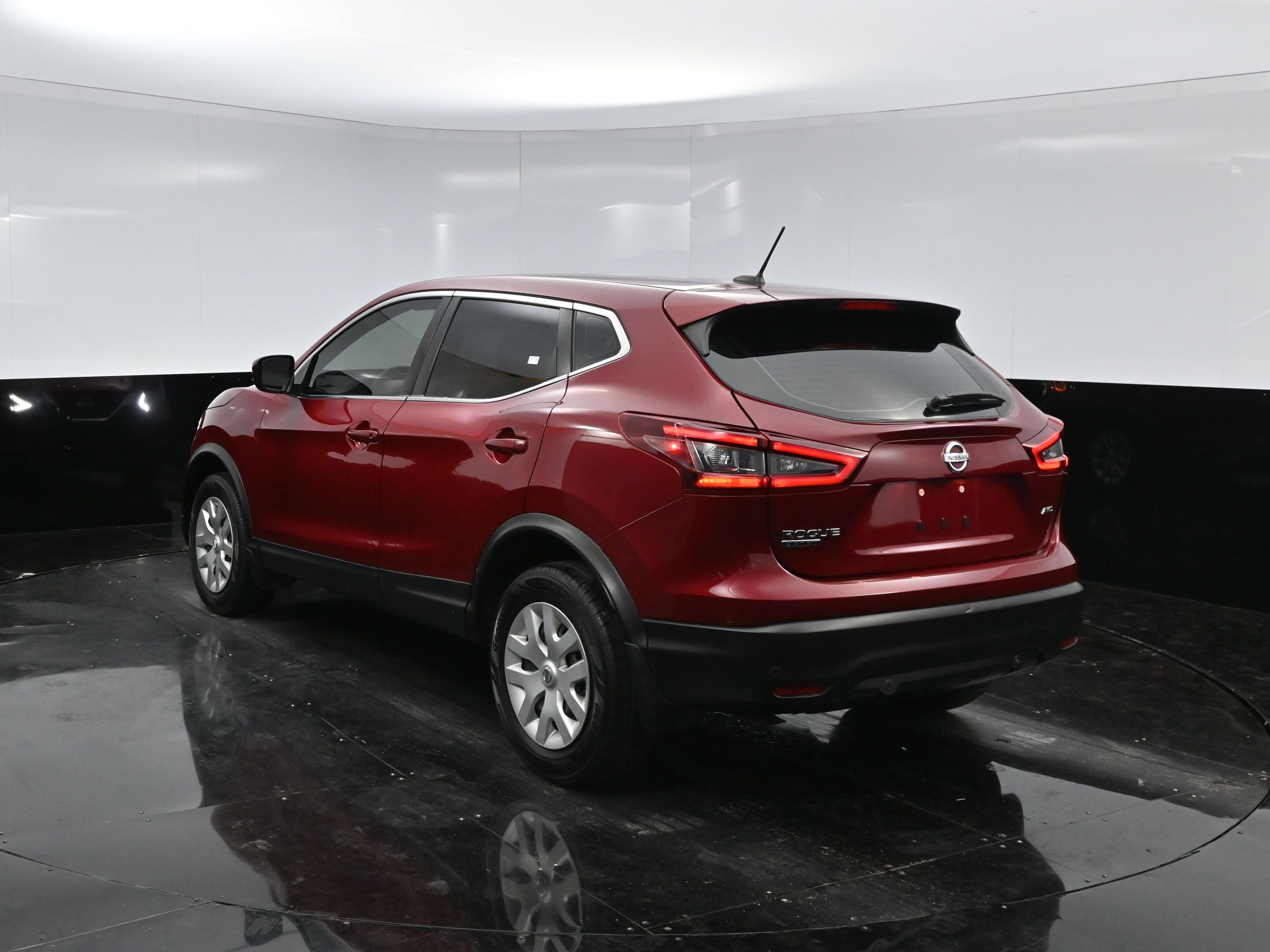 2020 Nissan Rogue Sport S photo 4