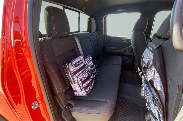 2025 Nissan Frontier PRO-4X photo 10