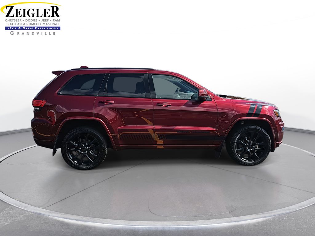 2020 Jeep Grand Cherokee Altitude photo 3