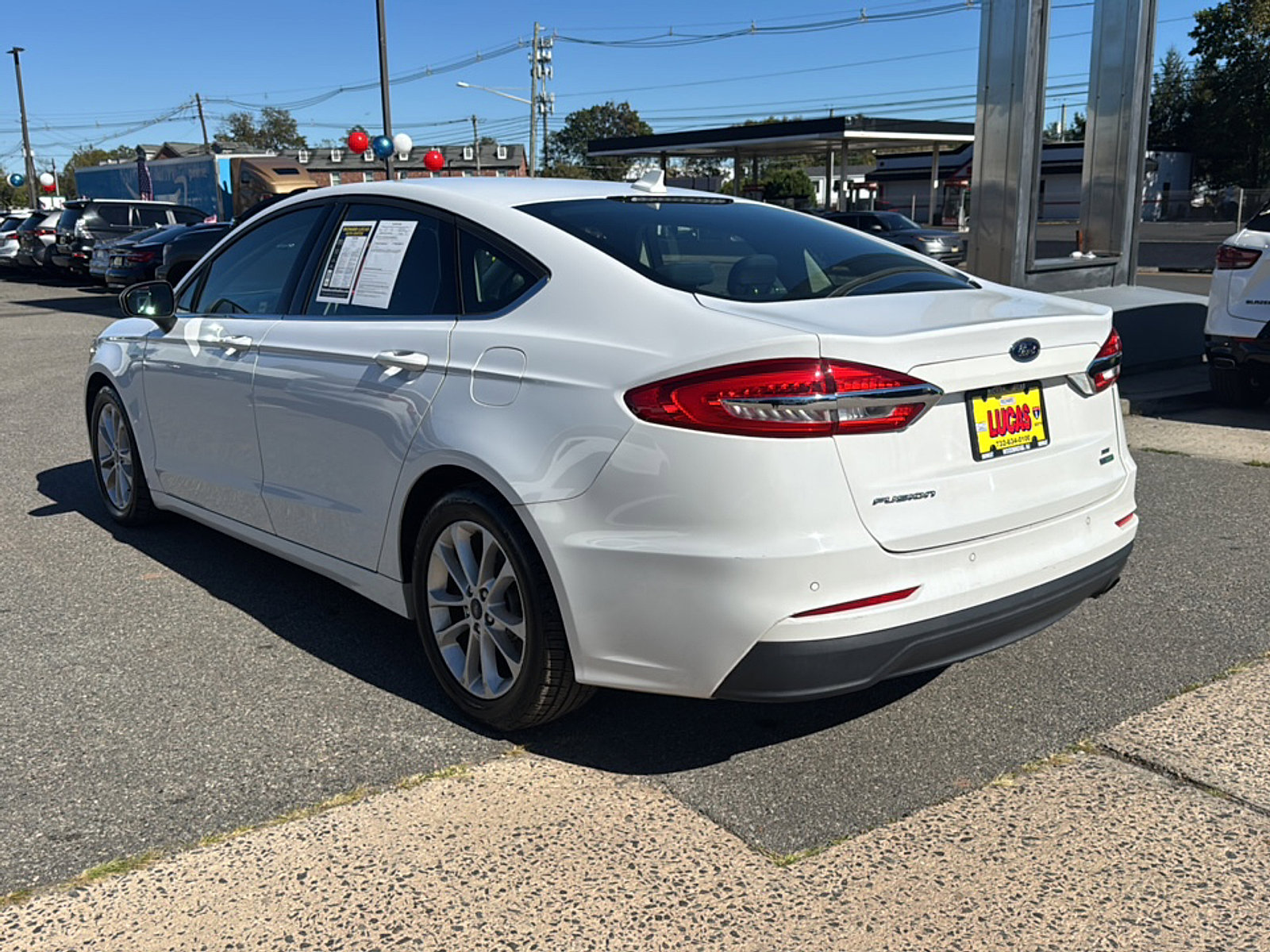 2019 Ford Fusion SE photo 3