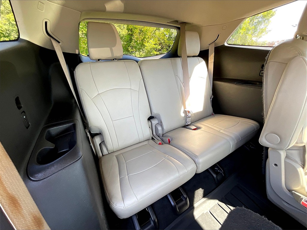 2018 Buick Enclave Essence photo 16
