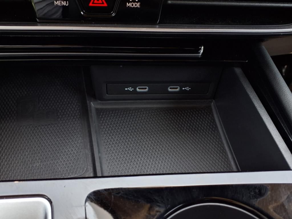 2024 Volkswagen Atlas Peak Edition SE Technology photo 10