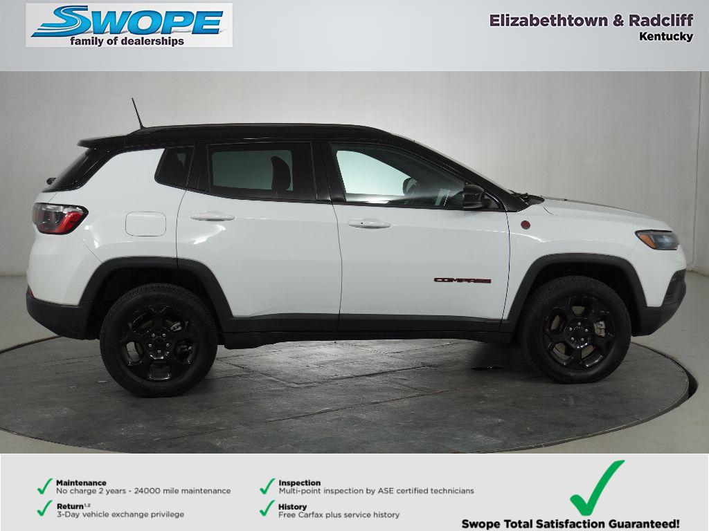 2023 Jeep Compass Trailhawk photo 2